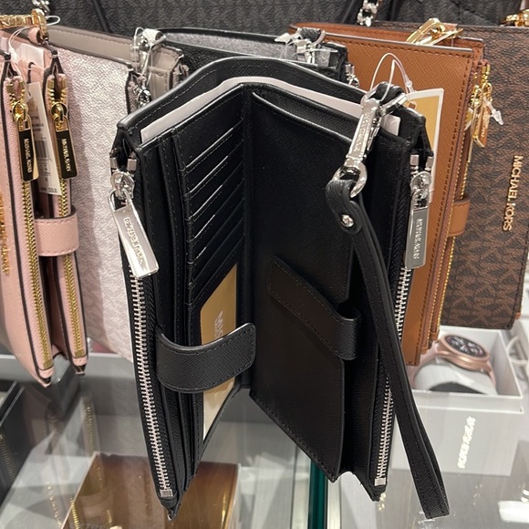 MICHAEL KORS LARGE DOUBLE ZIP WRISTLET WALLET PHONE CASE CLUTCH 
Black - Picture 8 of 16